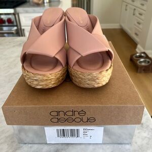 Andre Assous Opal wedge brand new, never worn